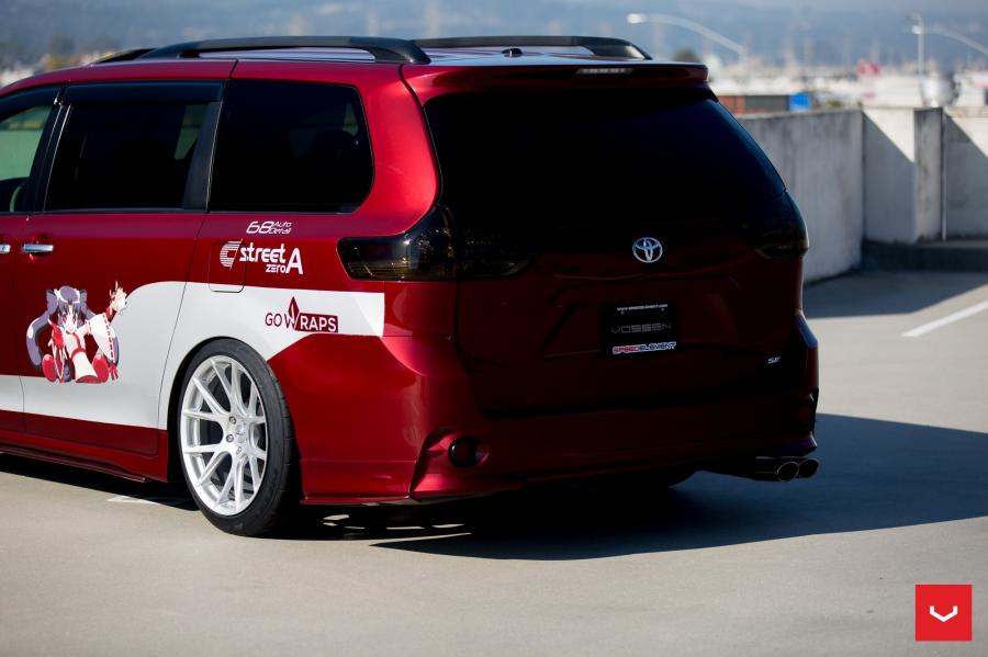  Toyota Sienna by Vossen on Vossen Wheels (VFS6) 2017 года  (фото 15 из 31)